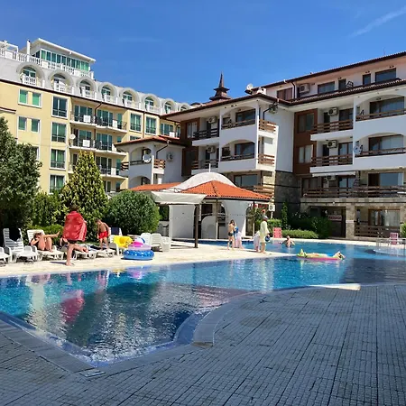 на морето Elenite